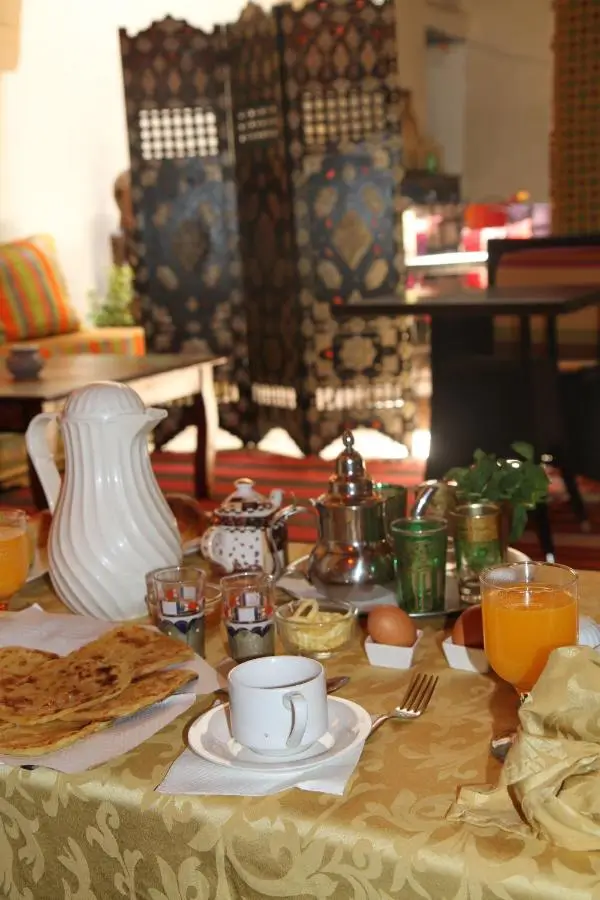 Riad-Chakir-Mogador-breakfast