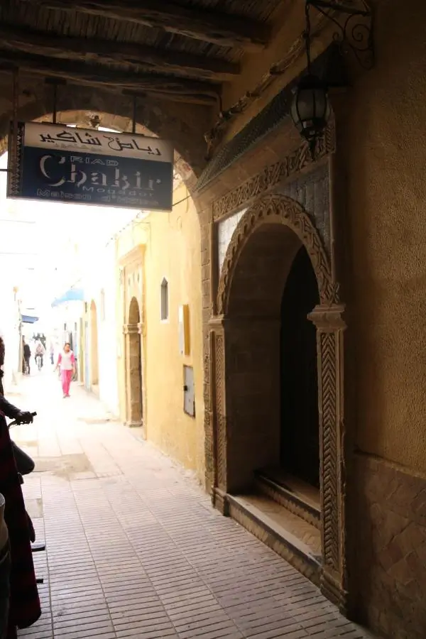 Riad-Chakir-Mogador-doorstep